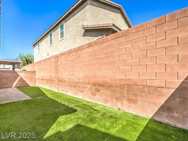 Building Photo - 6130 Sinks Canyon Ave