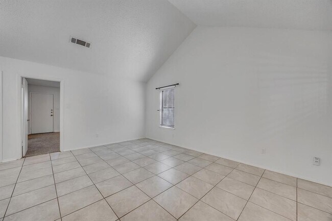 Building Photo - 1008 Milford Way