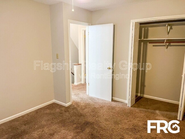 Building Photo - 107 Chesterfield Ct