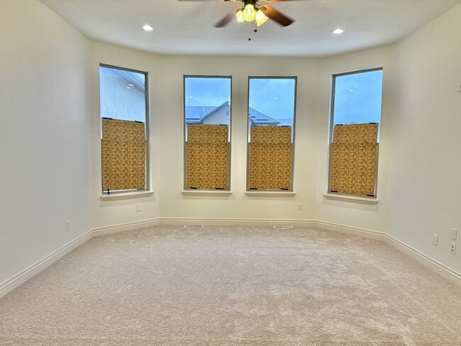 Building Photo - 14328 S Log Home Ln