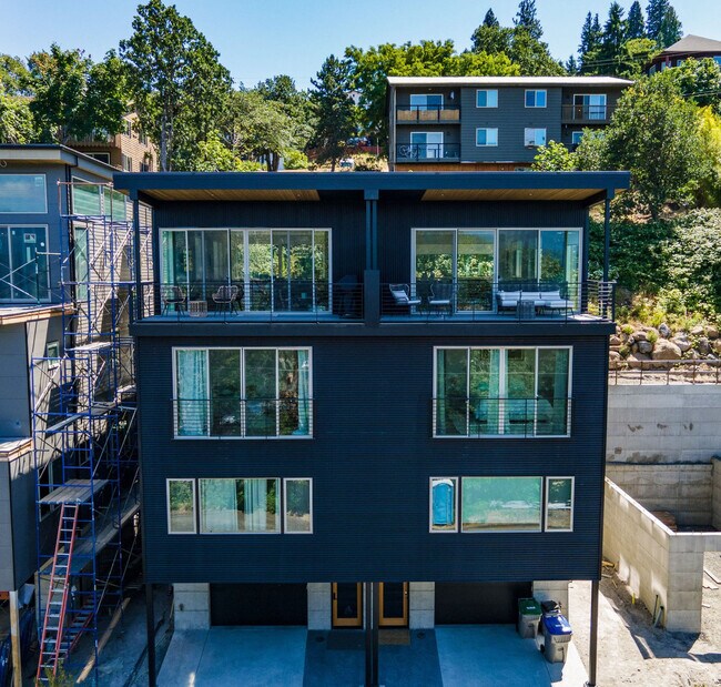 Building Photo - 47 Sherman Ave