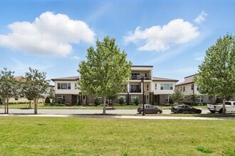 Building Photo - 9820 Bucklow Hill Dr