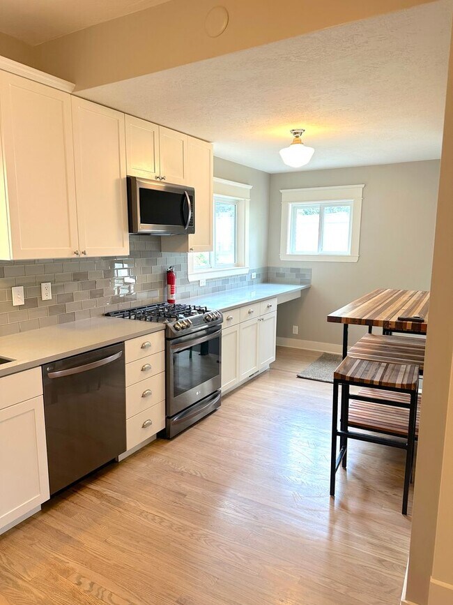 Building Photo - Beautiful 4- Bedroom North End Home