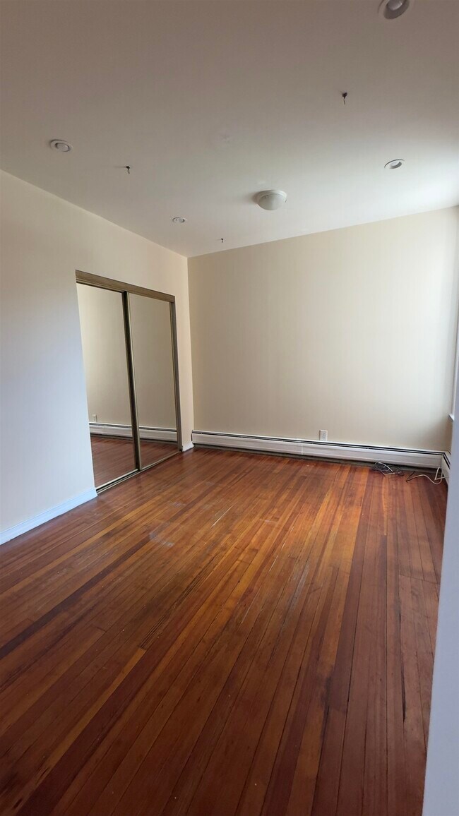Building Photo - 628 Palisade Ave