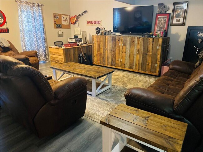 Building Photo - 1635 Marble Rock Way