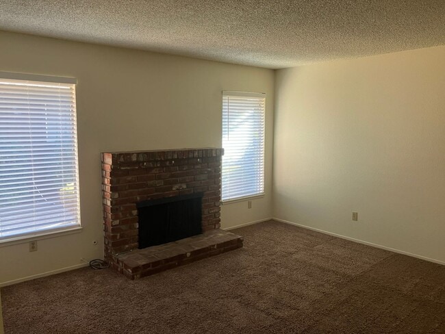 Building Photo - thornton2809 - 5.4/0/0 - R