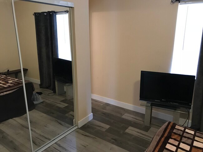 Bedroom - 3214 Castalia Ave