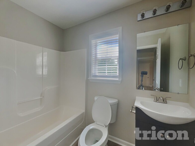 Building Photo - 131 Overlook Pl