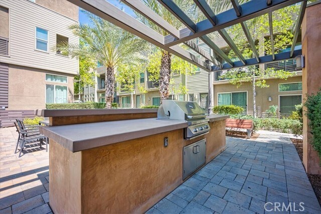 Building Photo - 661 Sawyer Pl