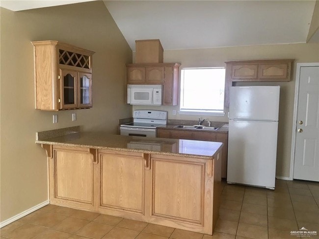 Building Photo - 2503 Salvatierra Ave