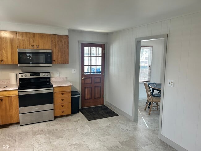 Building Photo - 472 N 17th St