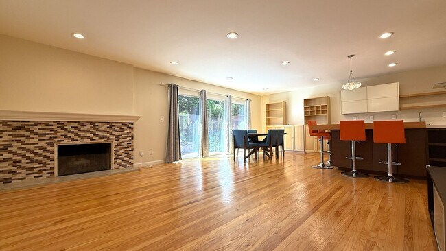 Building Photo - 4BD/2BA Willow Glen Home with Remodeled Chef's Kitchen