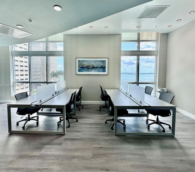 Building Photo - 300 S Biscayne Blvd