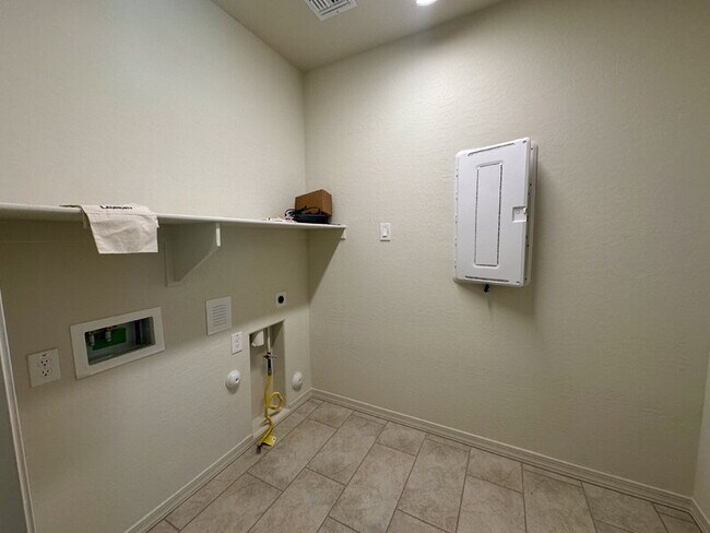 Building Photo - 13726 W Whisper Rock Trail