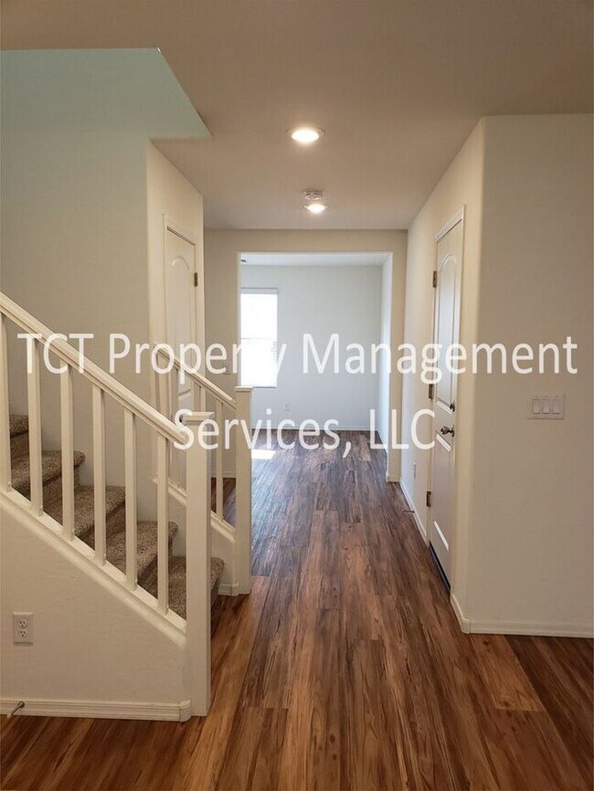 Building Photo - Beautiful Two-Story Chandler Home!