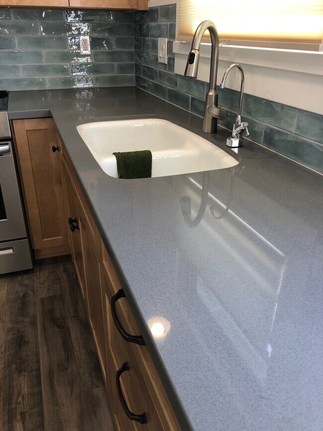 Building Photo - 1157 Palm Terrace