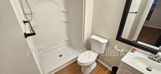 Building Photo - 406 Whitewing Cir