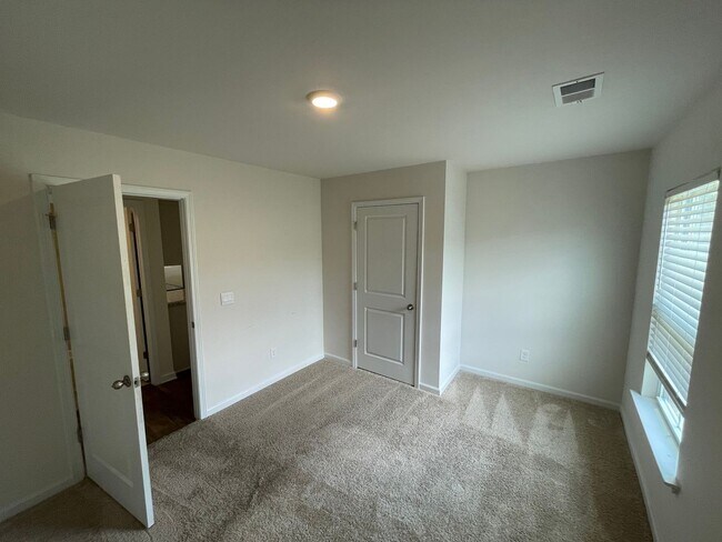 Building Photo - Complimentary Rent for a July ONLY Move in...