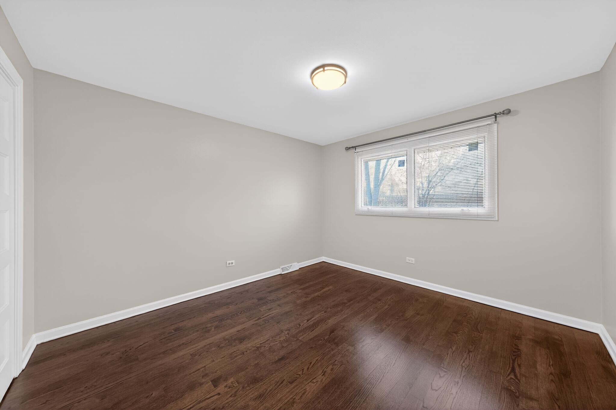 Building Photo - 15334 Larkspur Ln