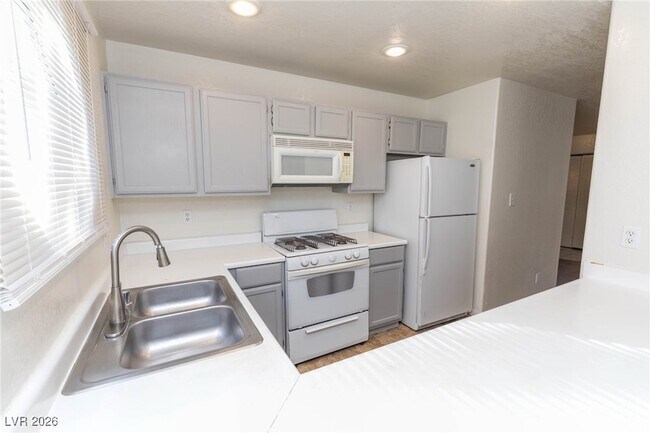 Building Photo - 5072 S Rainbow Blvd