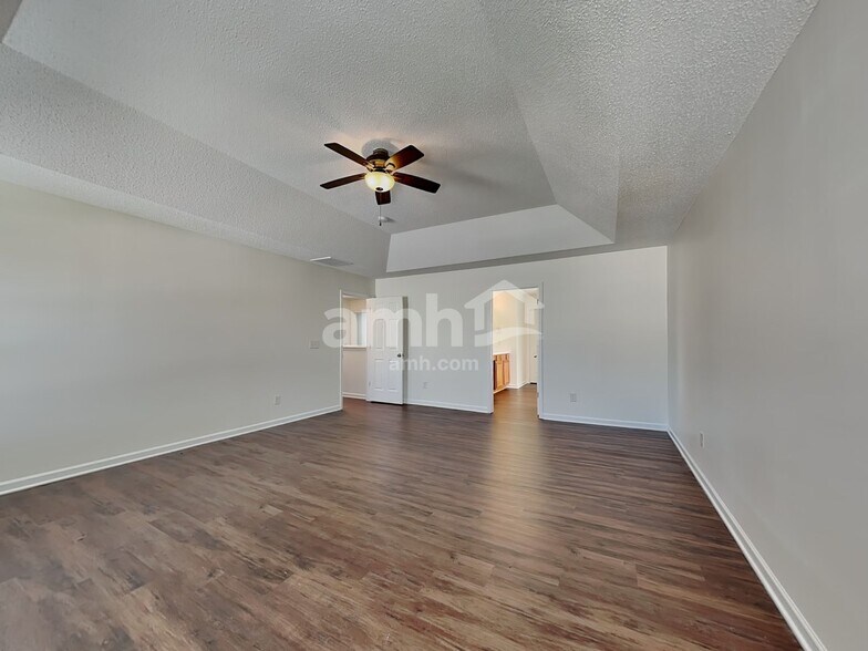Building Photo - 5318 Ian Dr