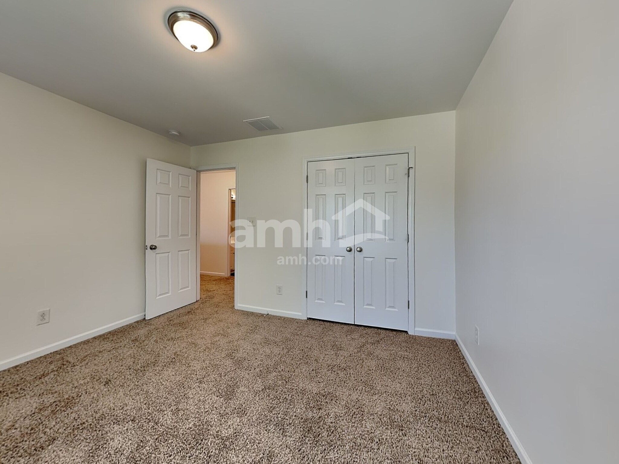 Building Photo - 1440 Cantwell Ct