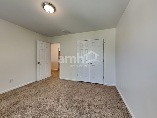 Building Photo - 1440 Cantwell Ct