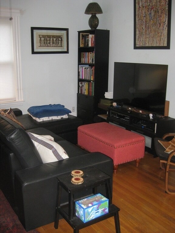 Building Photo - 45 Wellesley Park