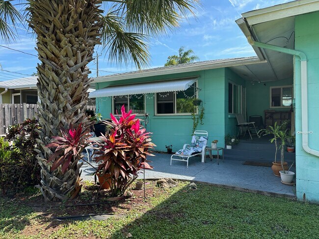 Building Photo - 3605 Iroquois Ave