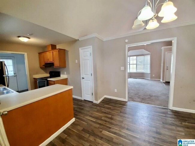 Building Photo - 620 15th Ave NW