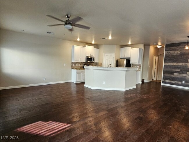 Building Photo - 5545 Dueces Wild Ct