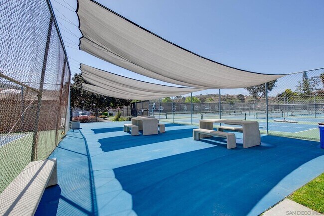 Building Photo - Single Level Condo in Lake San Marcos
