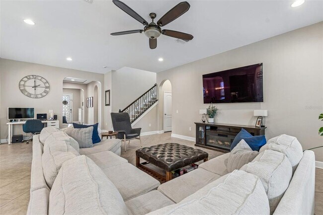 Building Photo - 4123 Windcrest Dr