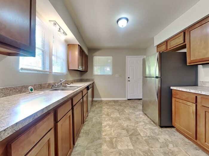 Building Photo - 2005 Figaro Ln