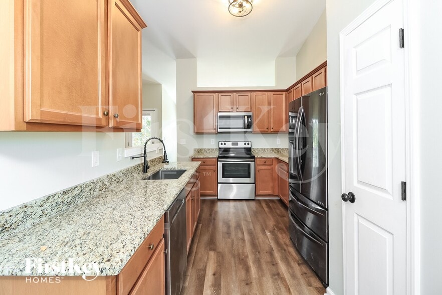 Building Photo - 173 Elderberry Point