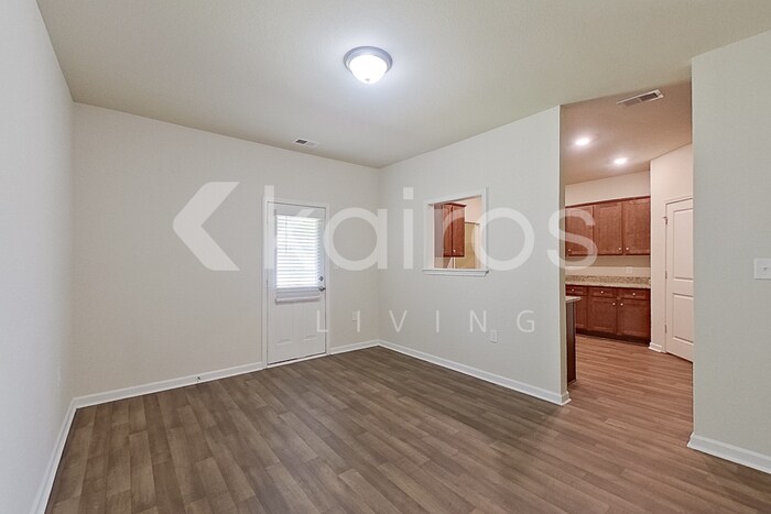 Building Photo - 10757 Bent Brook Dr