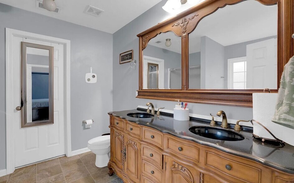 Building Photo - 946 Farnsworth Dr