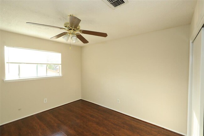 Building Photo - 6573 S Briar Bayou Dr