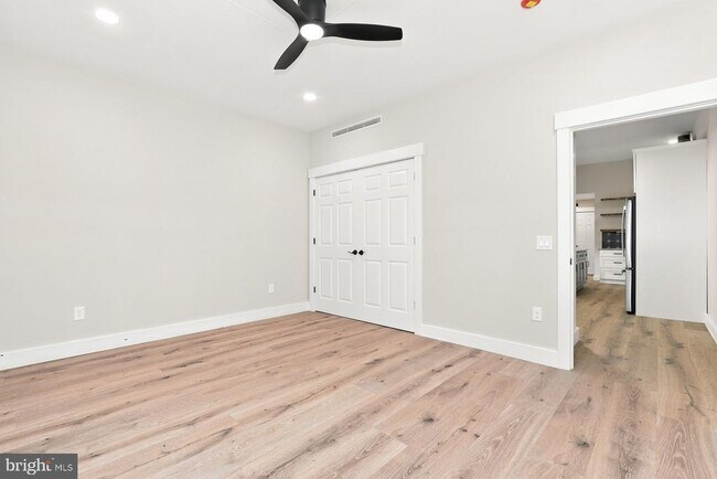 Building Photo - 5565 Pennell Rd