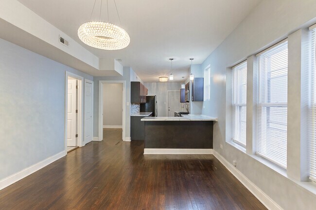 Building Photo - 7710 S Ridgeland Ave