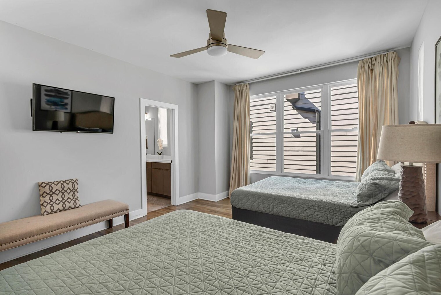 Building Photo - 1720 14th Ave S