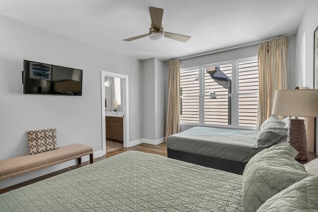 Building Photo - 1720 14th Ave S