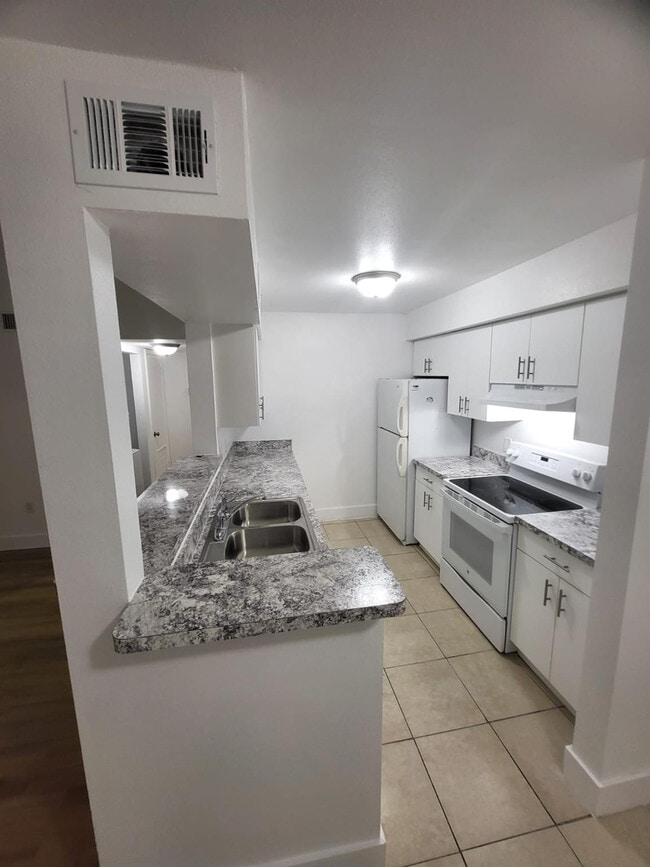 Building Photo - 2622 NW 33rd St