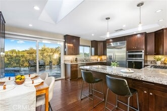 Building Photo - 1377 Hazelwood Pl