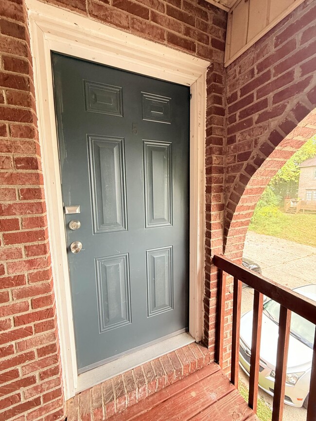 Building Photo - 245 Maryland Dr