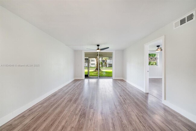 Building Photo - 8901 S Hollybrook Blvd