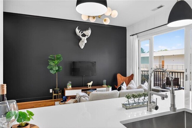 Building Photo - 384 Ralph McGill Blvd NE