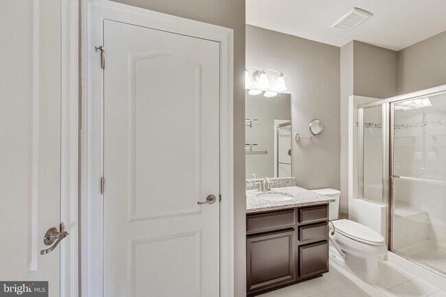 Building Photo - 605 Fair Winds Way