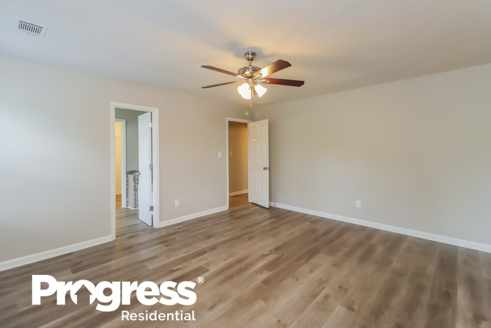 Building Photo - 220 Chesterfield Ct