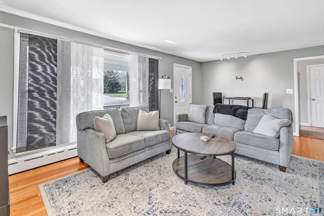 Building Photo - 150 Stiles St